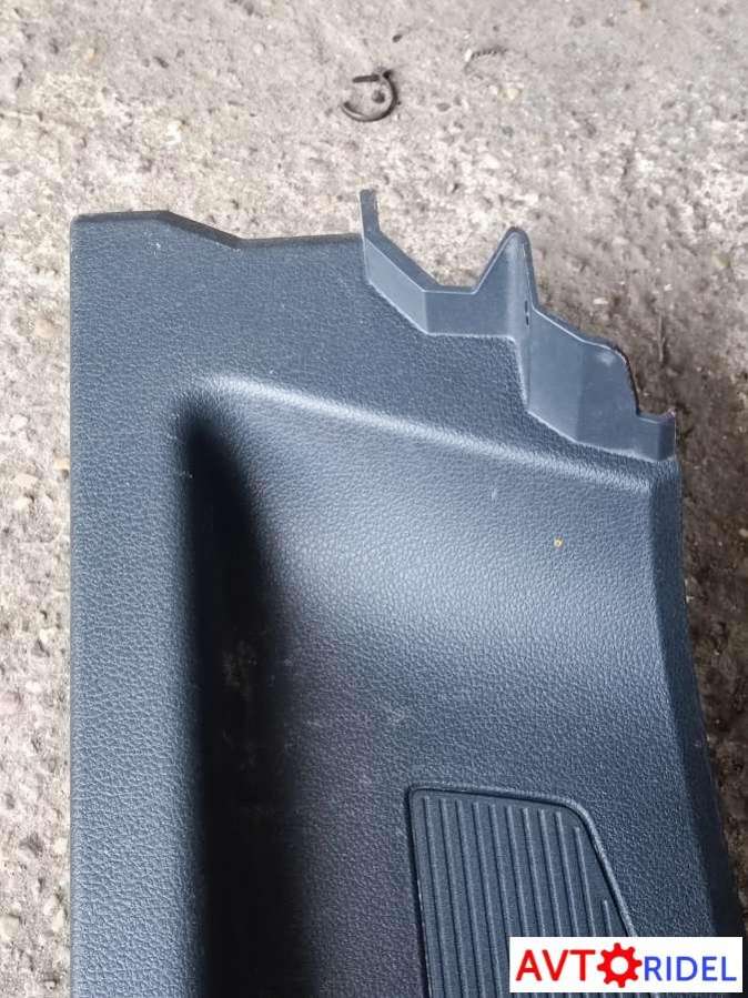 Подножка (усилитель подножки) Volkswagen Caddy 4 поколение (2015-2023) 2022г. | Фото № 2 Подножка (усилитель подножки) Volkswagen Caddy 4 поколение (2015-2023) 2022г. - Фото 2