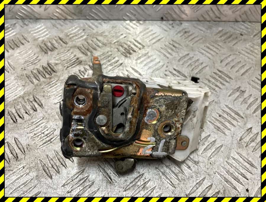 Замок двери задней левой Toyota Avensis 1 1998г. | Фото № 1 Замок двери задней левой Toyota Avensis 1 1998г. - Фото 1